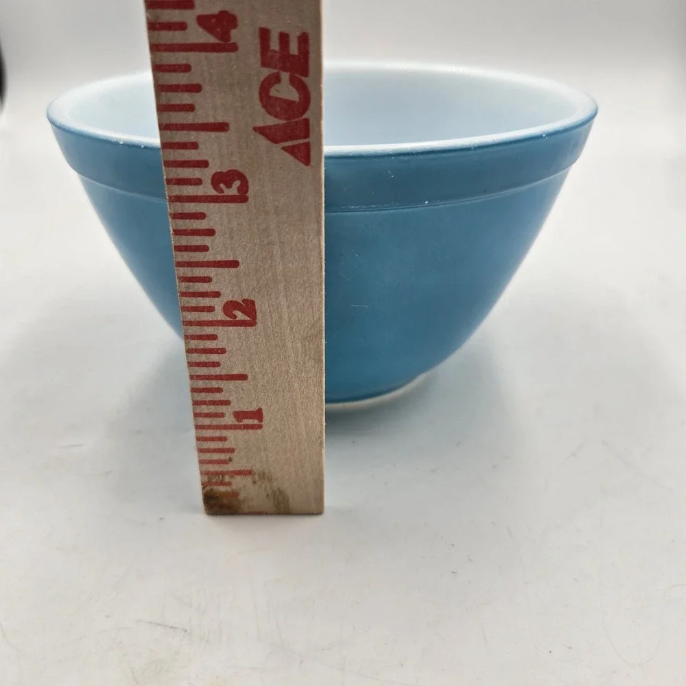 Vintage Pyrex 401 Turqoise Mixing Bowl 1.5 Pint Robins Egg Blue Small